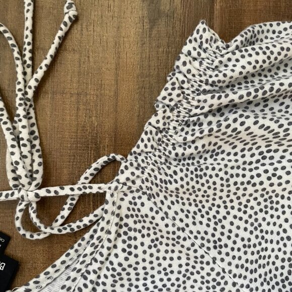 Bobeau Gray Dot Print Short Sleeve Tie Back Top Size Small Soft Stretch - Picture 6 of 7